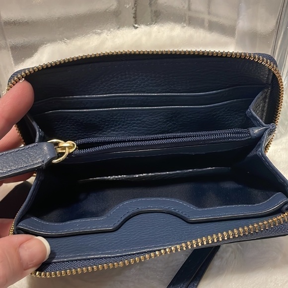 Nwot Blue wristlet - Picture 3 of 3